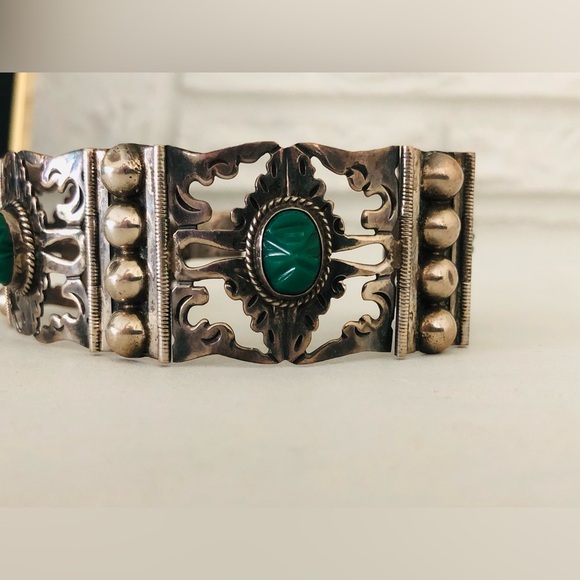 Beautiful Pre Eagle 1940’s Mexican 4 Panel Aztec Face Design - Sterling Bracelet - Picture 2 of 14
